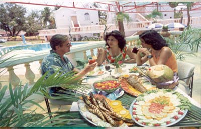 Whispering Palms Beach Resort - Restaurant