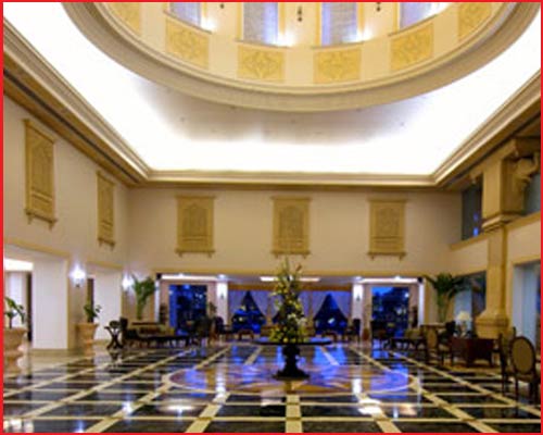 Le Meridien Hotel - Lobby