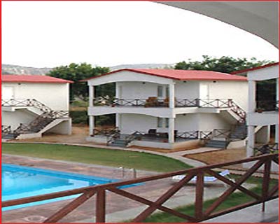 Tiger Den Resort Ranthambore - Swimming Pool