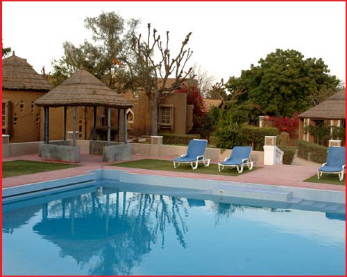 Desert Resort - Pool