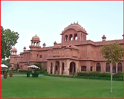 Lallgarh Palace - Architecture