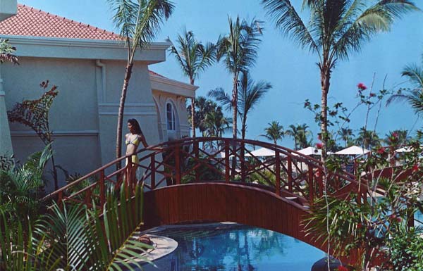 Radisson White Sands - Meandering Pool