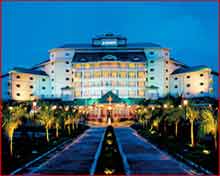 Le Meridien Kochi Night View