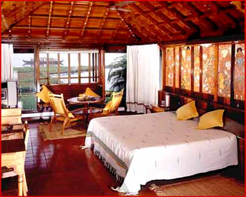 Kumarakom Lake Bedroom Photo Gallery