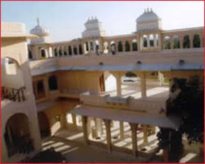 Hotel Fateh Bagh - Courtyard